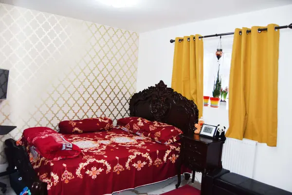 Bramley Crescent, Gants Hill image 2
