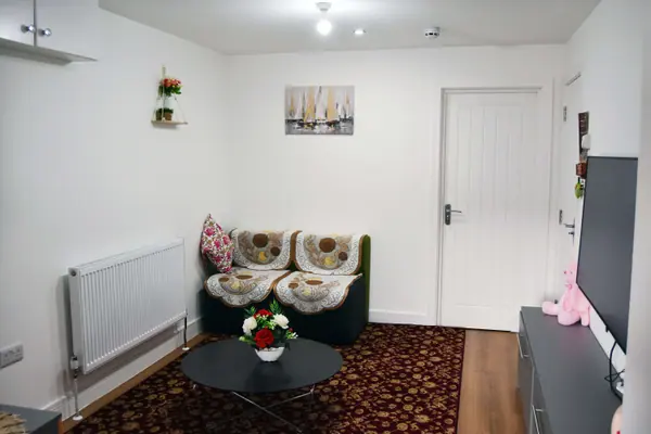 Bramley Crescent, Gants Hill image 7
